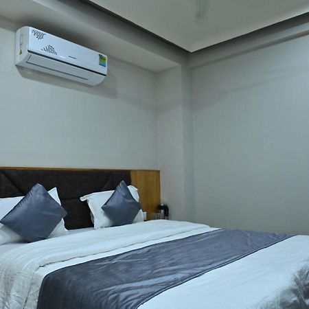 Hotel Sury Villa Amhedabad Dış mekan fotoğraf