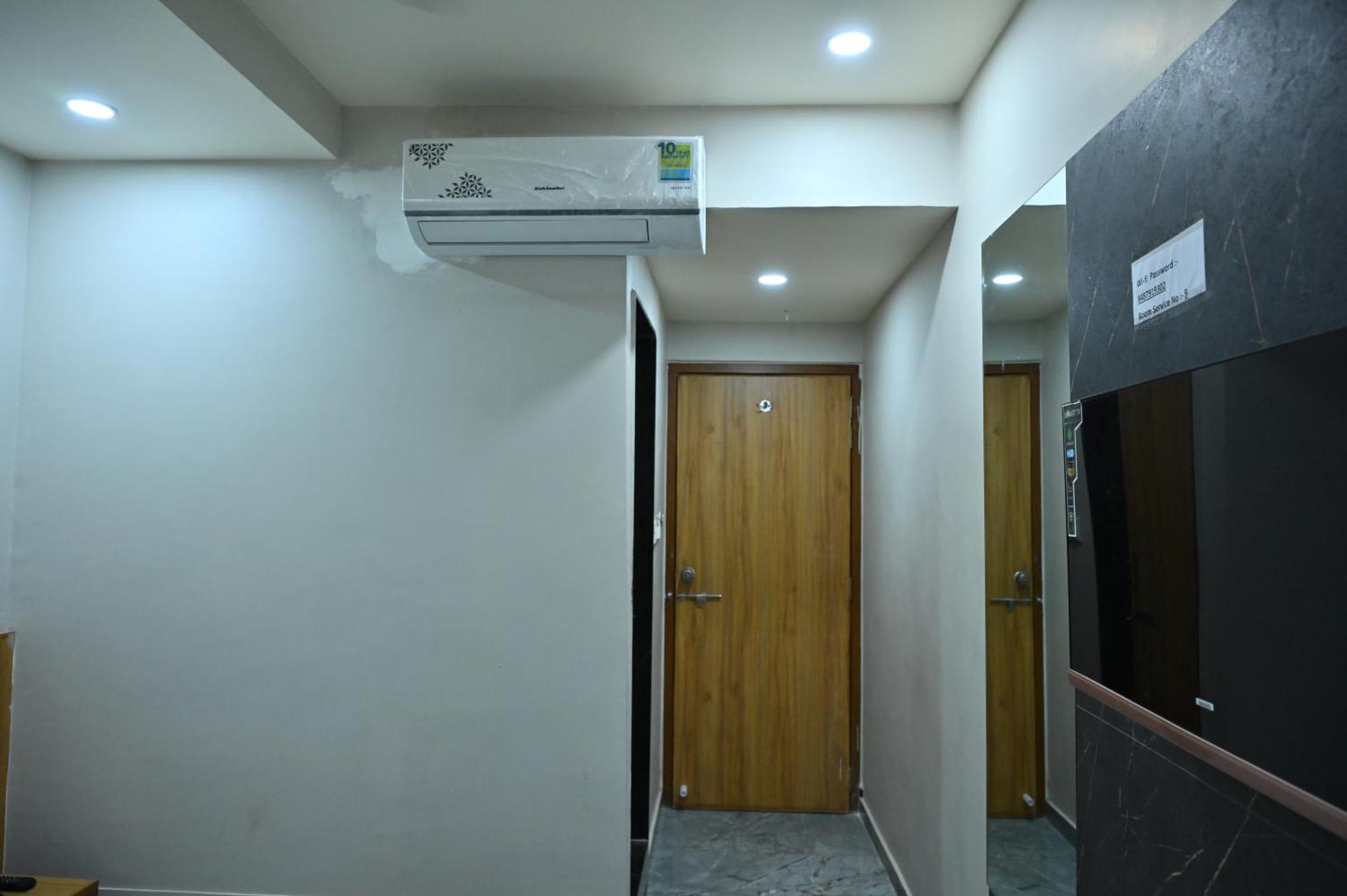 Hotel Sury Villa Amhedabad Dış mekan fotoğraf