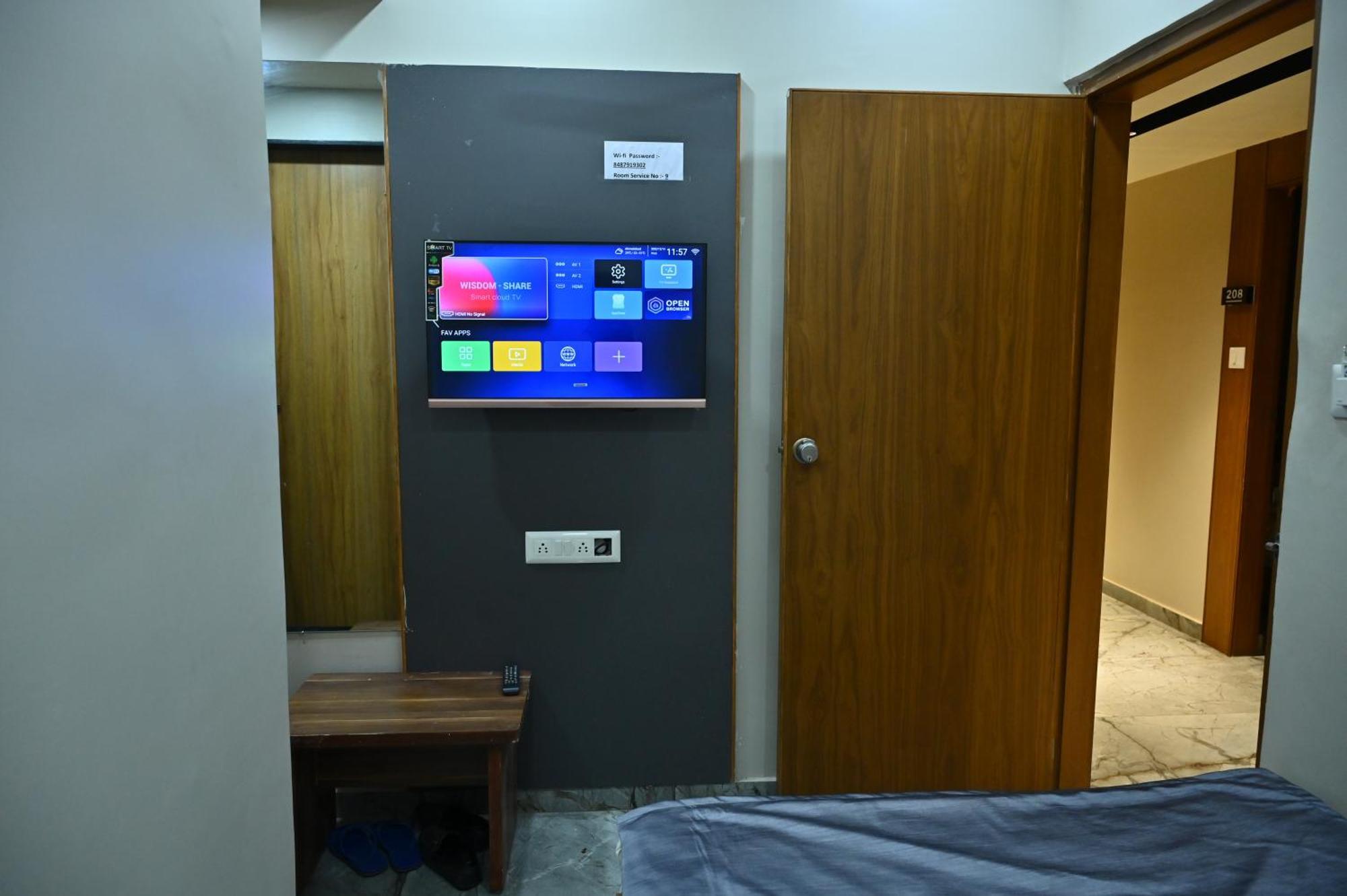 Hotel Sury Villa Amhedabad Dış mekan fotoğraf