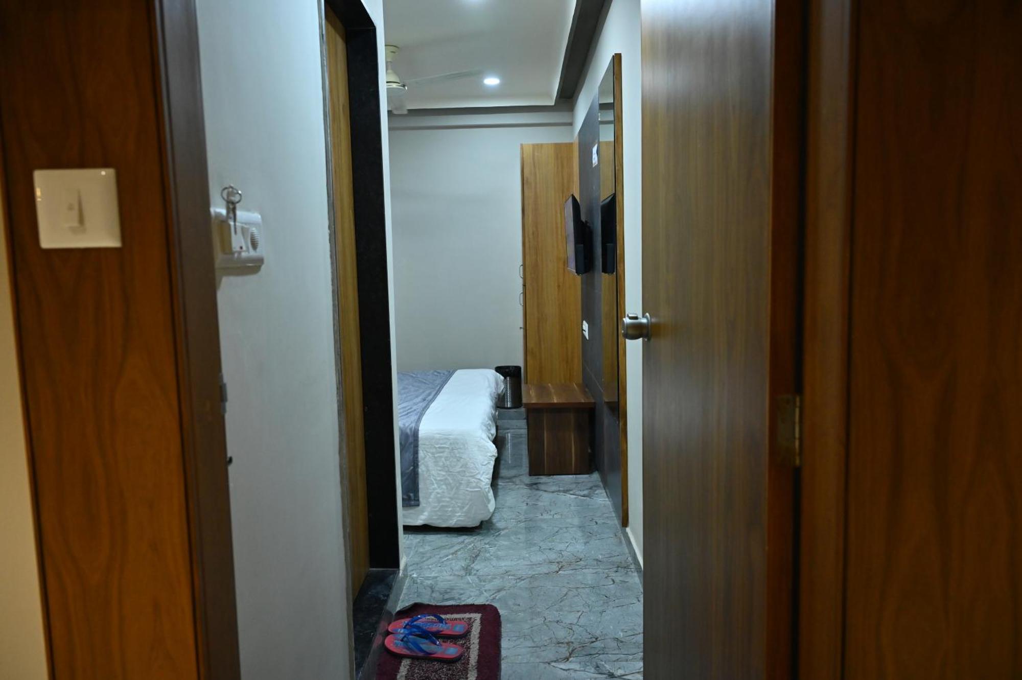 Hotel Sury Villa Amhedabad Dış mekan fotoğraf