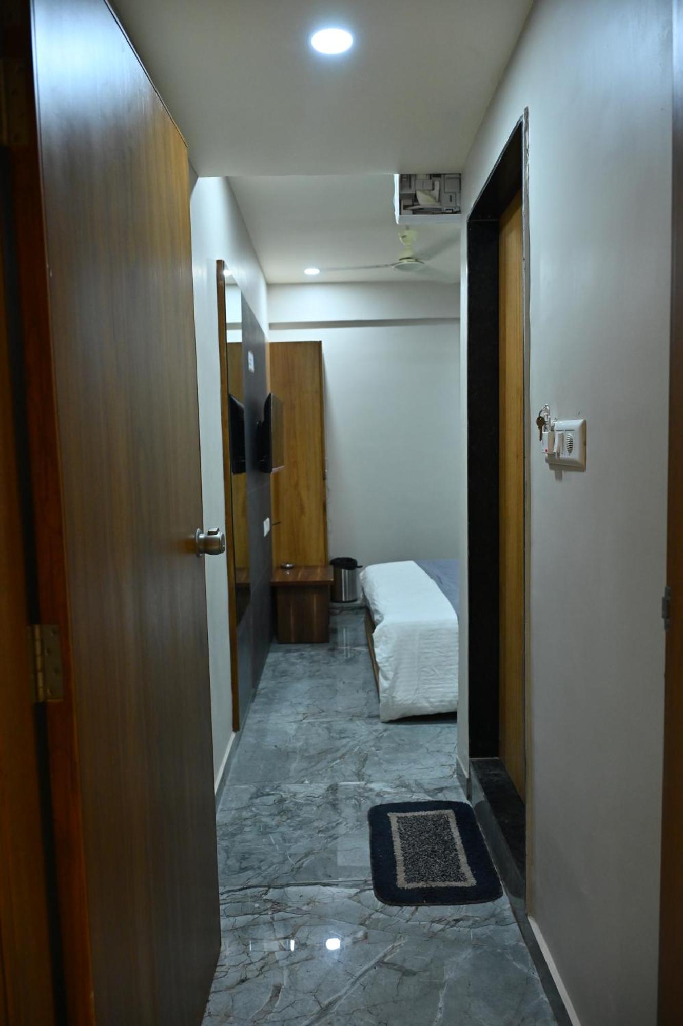 Hotel Sury Villa Amhedabad Dış mekan fotoğraf
