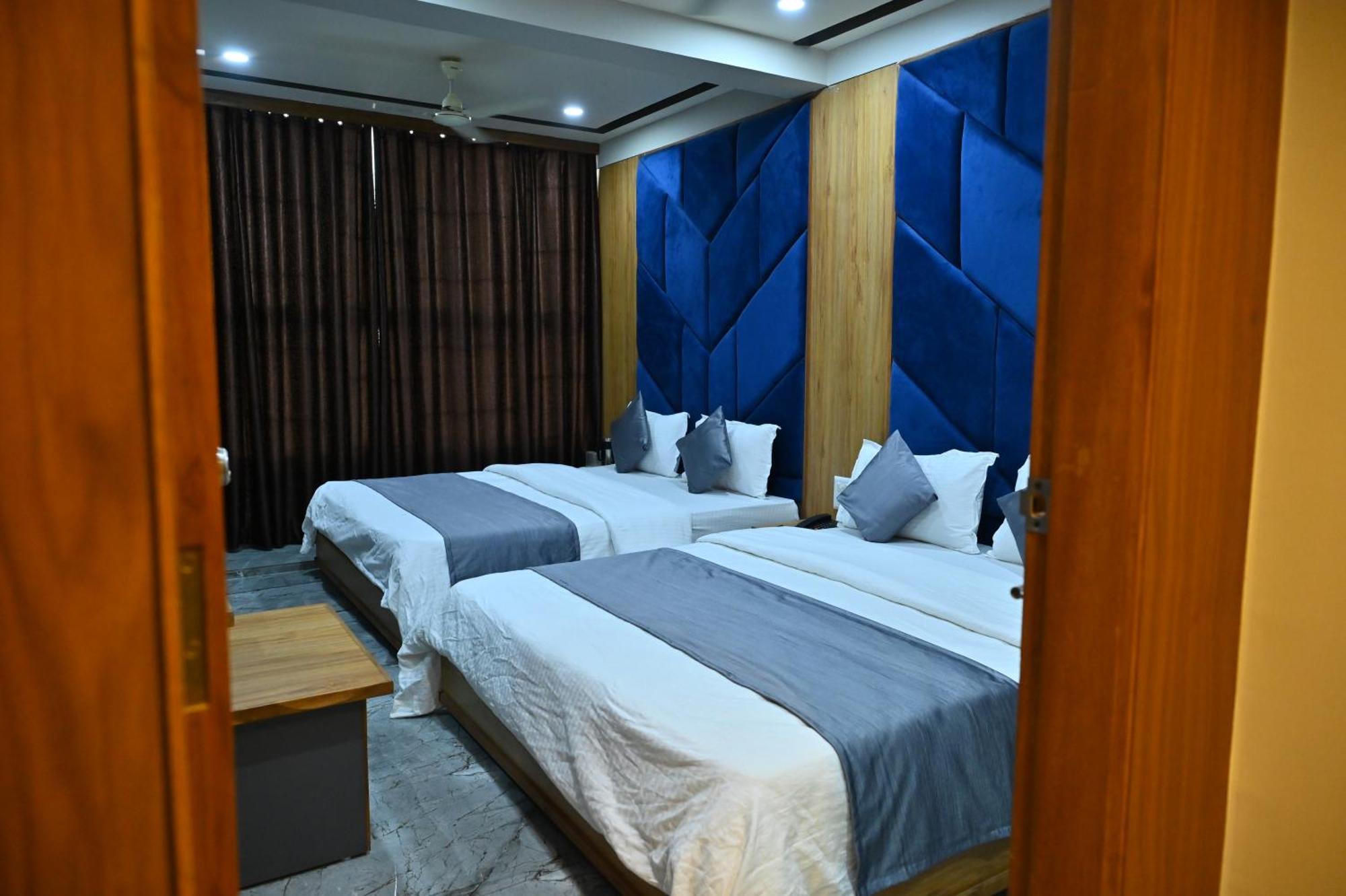 Hotel Sury Villa Amhedabad Dış mekan fotoğraf