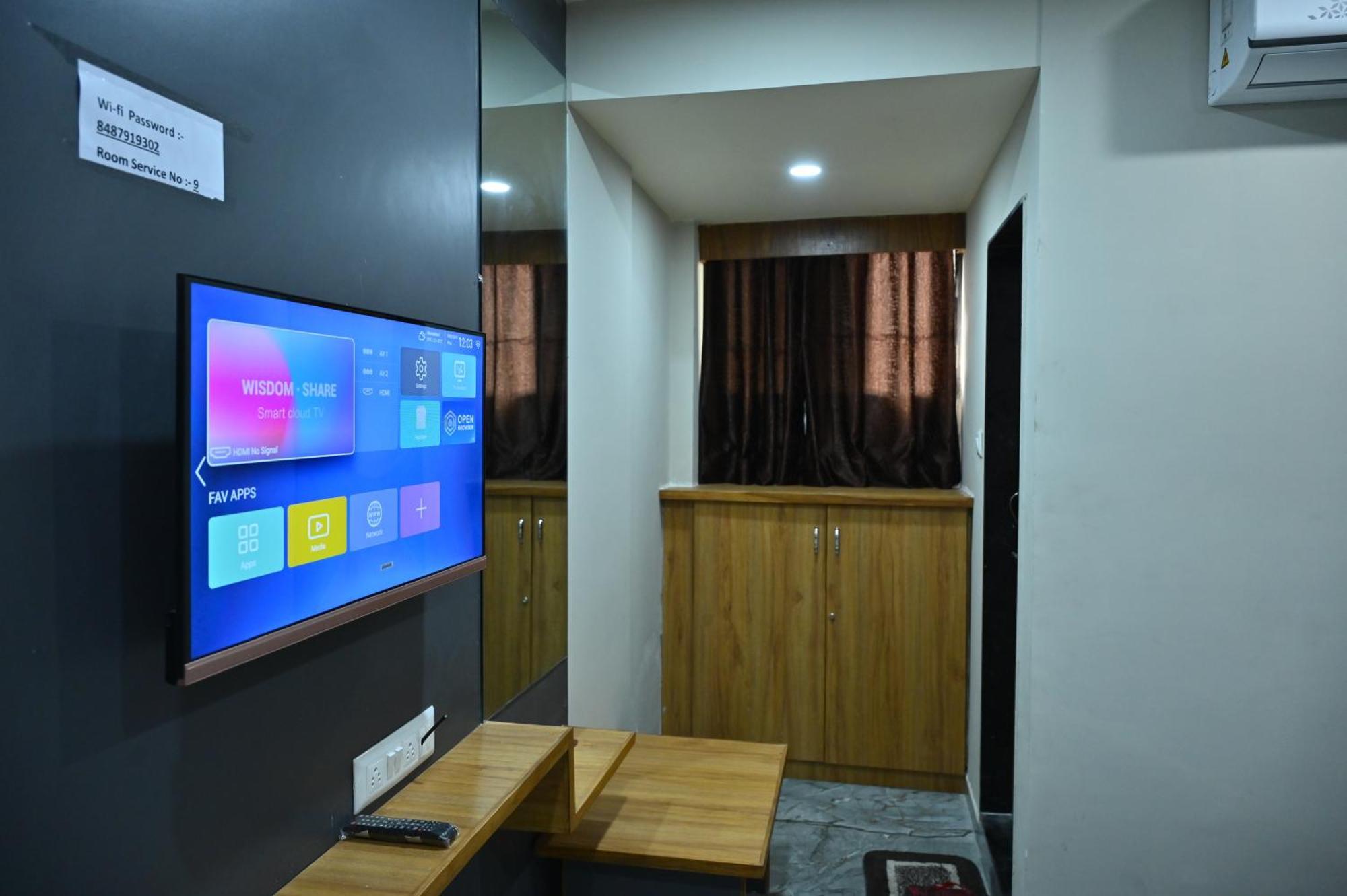 Hotel Sury Villa Amhedabad Dış mekan fotoğraf