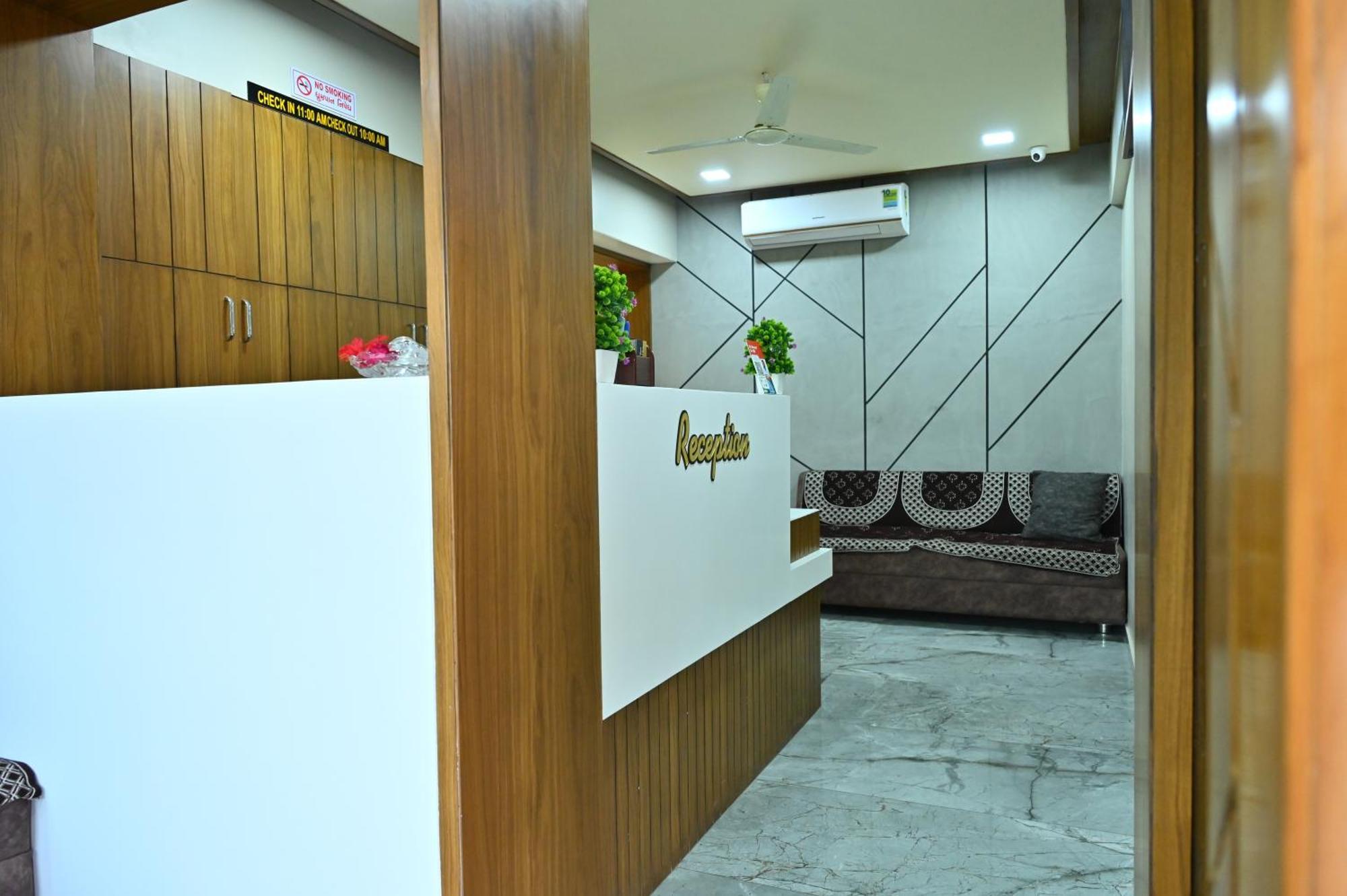 Hotel Sury Villa Amhedabad Dış mekan fotoğraf