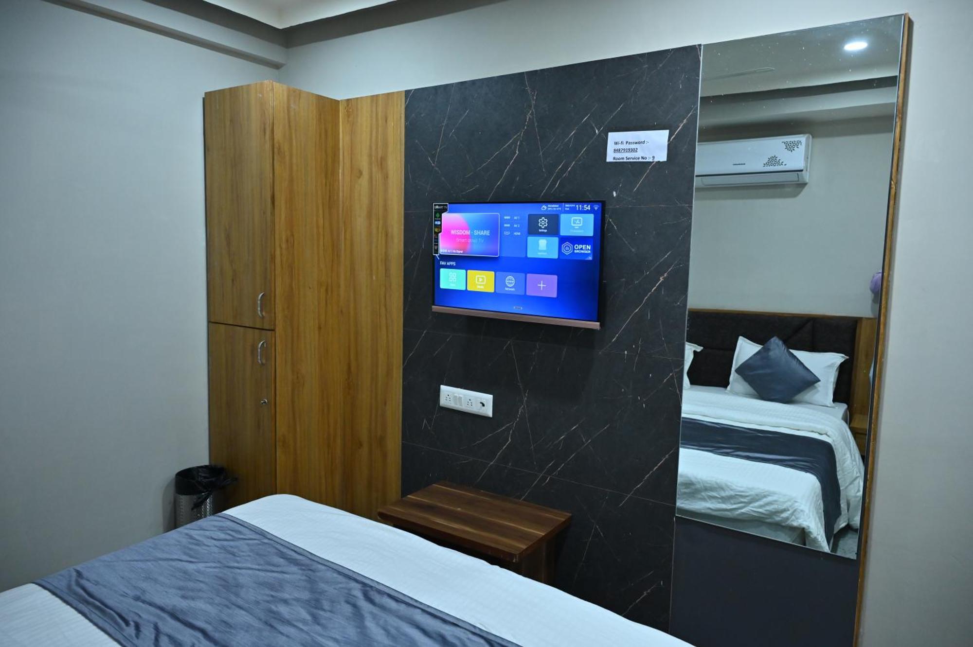 Hotel Sury Villa Amhedabad Dış mekan fotoğraf